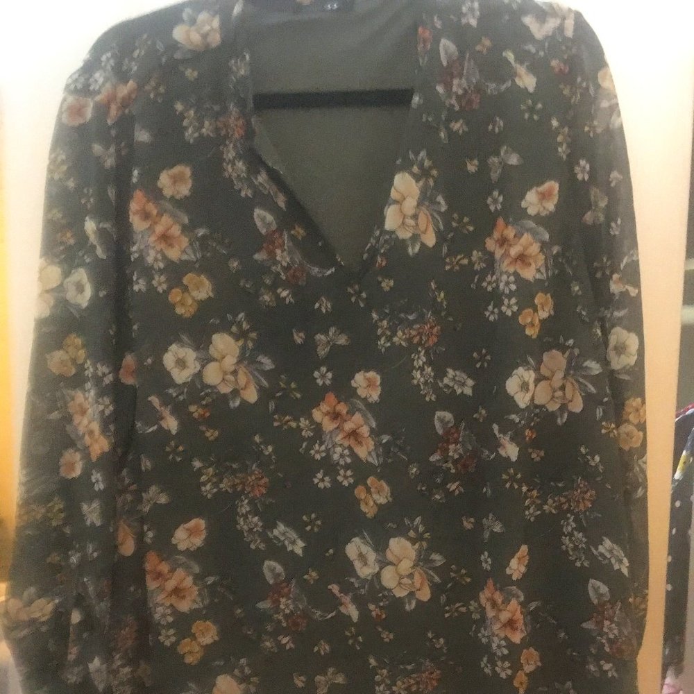 Long sleeve floral blouse
